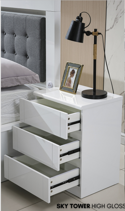 Sky Tower Bedside