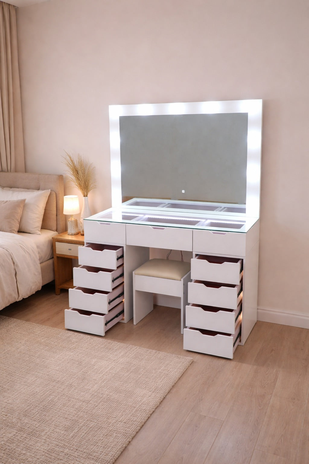 Hollywood - Dresser